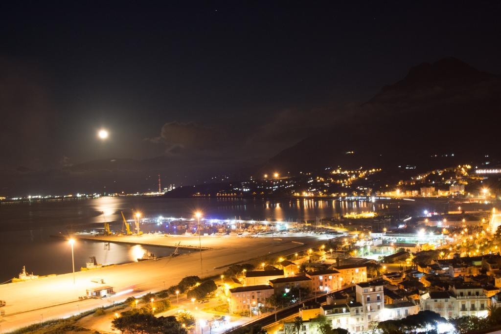 Dependance La Mouette Hotel แตร์มินิ อิเมเรเซ ภายนอก รูปภาพ